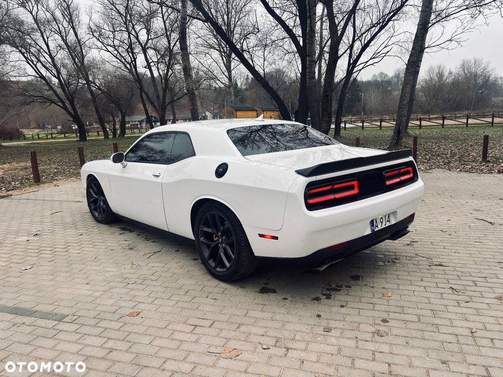 Dodge Challenger 5.7 R/T - 18