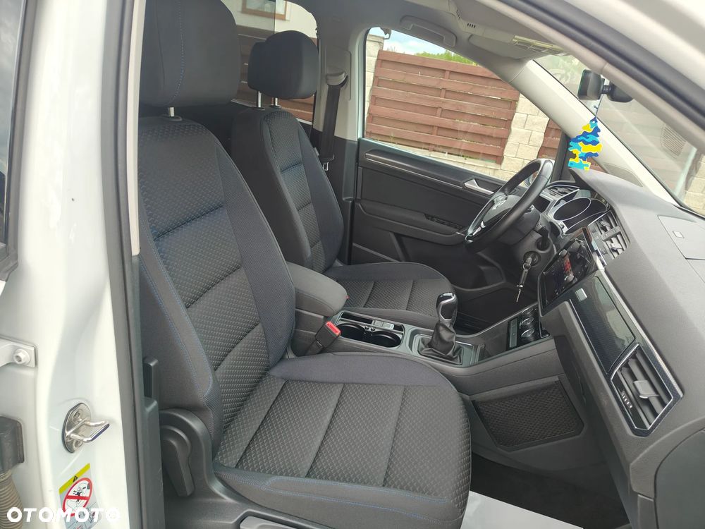 Volkswagen Touran 2.0 TDI SCR UNITED - 28