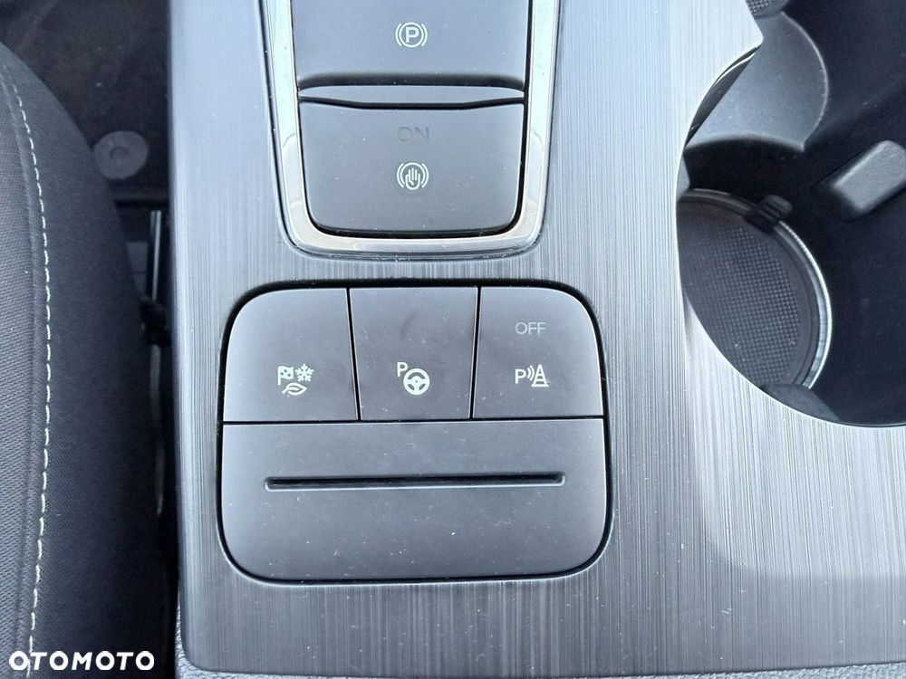 Ford Kuga 2.5 Duratec FHEV TITANIUM - 27