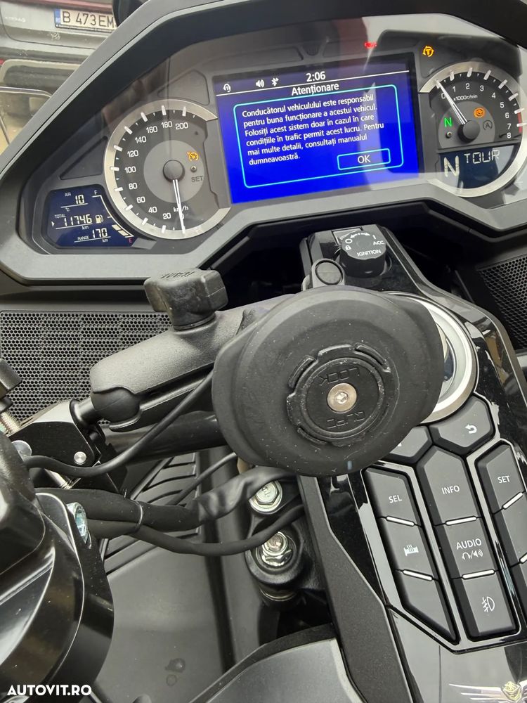 Honda GL 1800 Gold Wing - 15