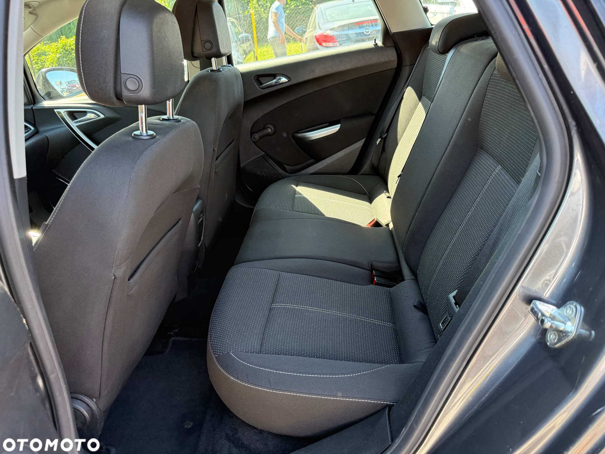 Opel Astra 1.4 Turbo Sports Tourer - 13