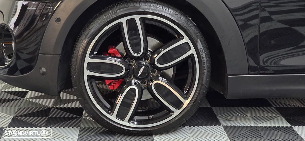 MINI 5 Portas Cooper SD Auto Desportiva - 19