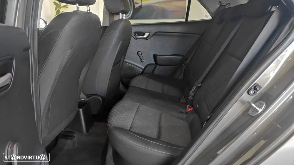 Kia Rio - 18