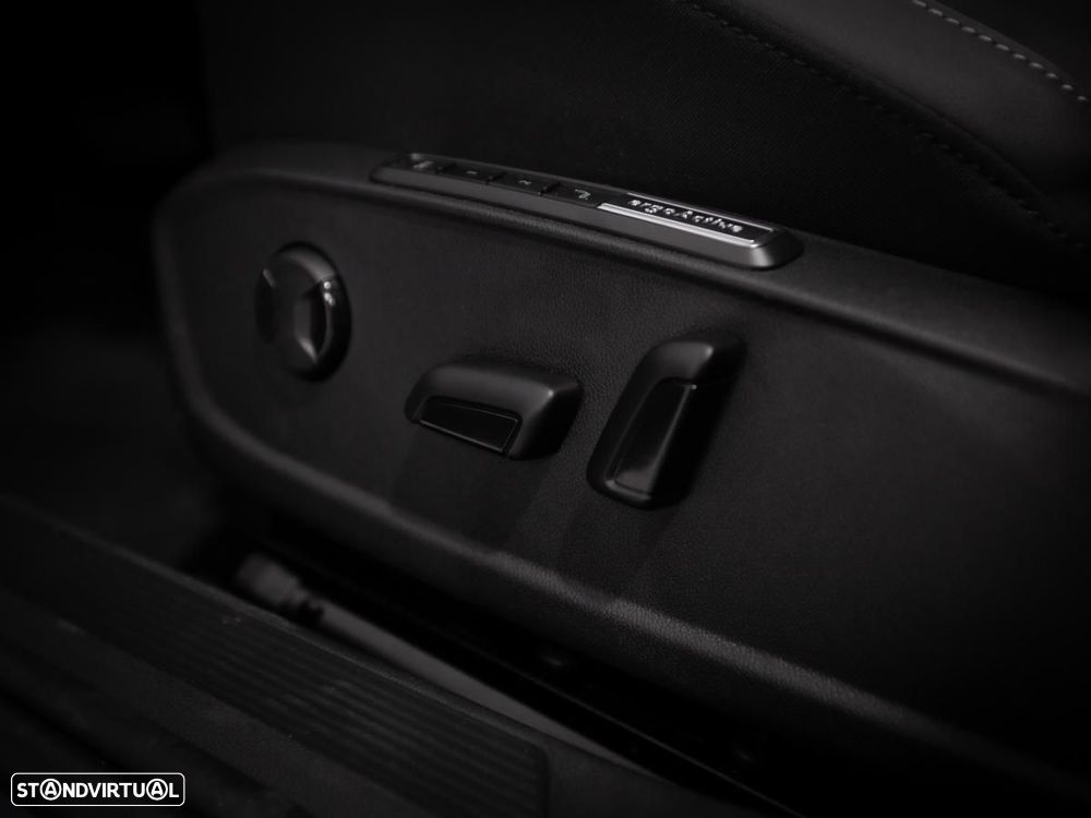 VW Golf Variant 1.5 eTSI Life DSG - 17