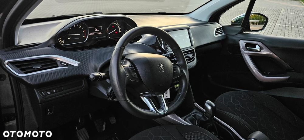 Peugeot 2008 1.6 BlueHDi Allure - 11