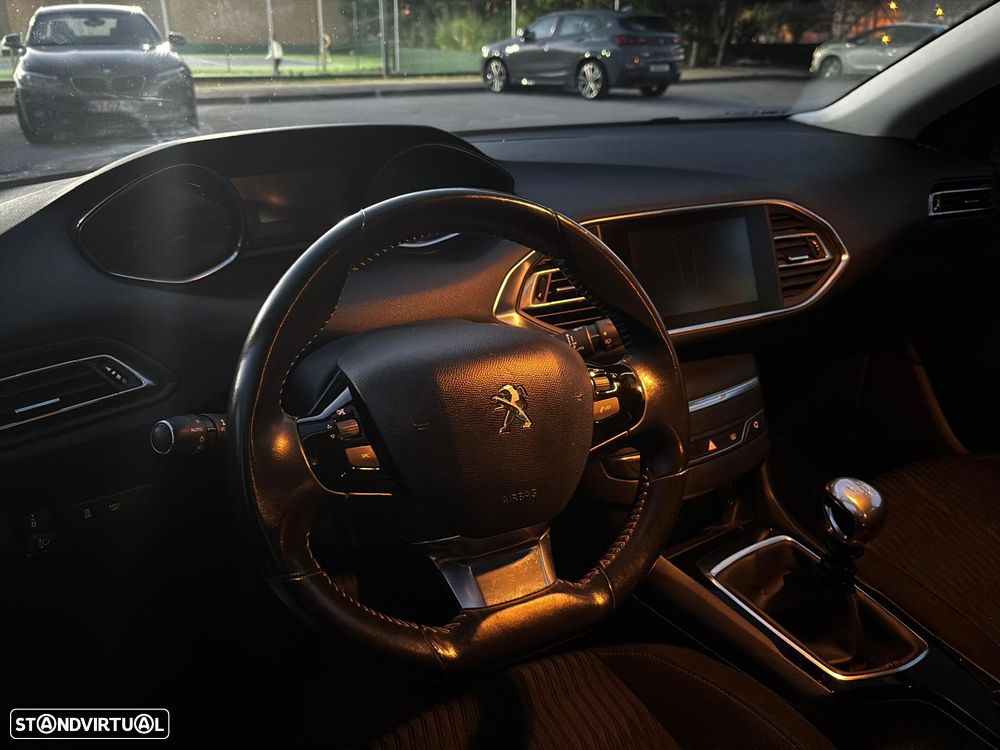 Peugeot 308 1.6 e-HDi Active - 15