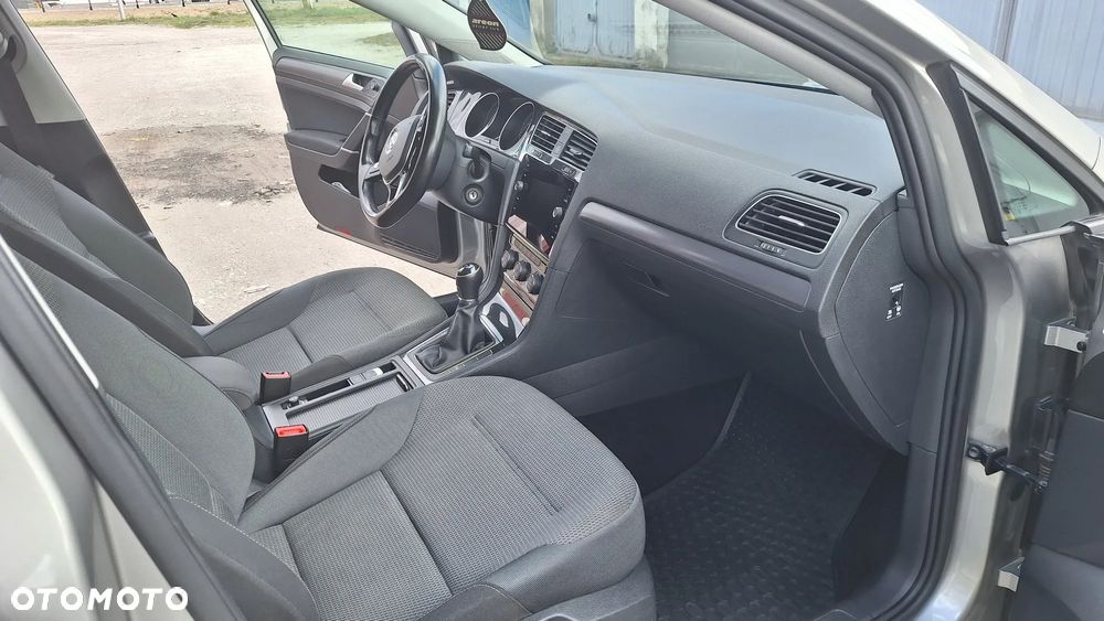 Volkswagen Golf 1.6 TDI BMT Comfortline - 11