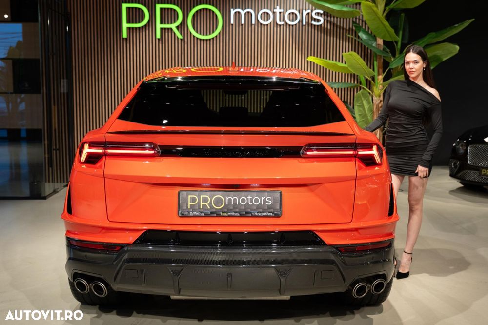 Lamborghini URUS - 11