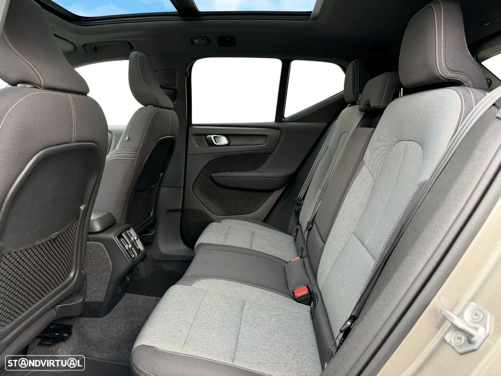 Volvo XC 40 2.0 B4 Momentum Plus - 7