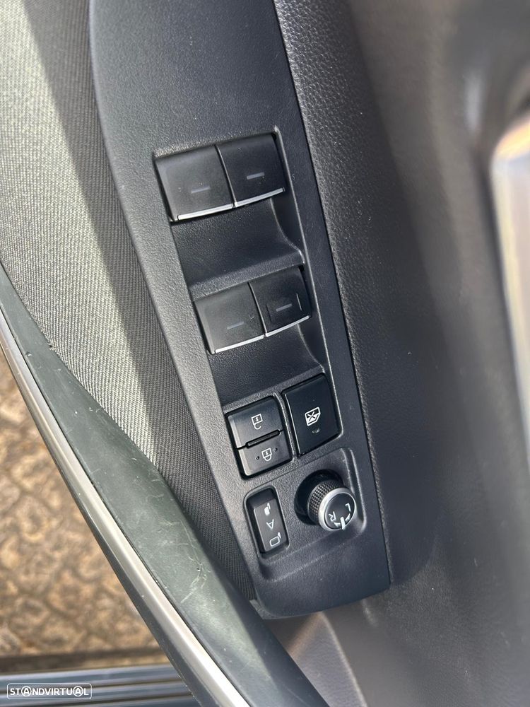 Toyota Corolla SD 1.8 Hybrid Exclusive - 9