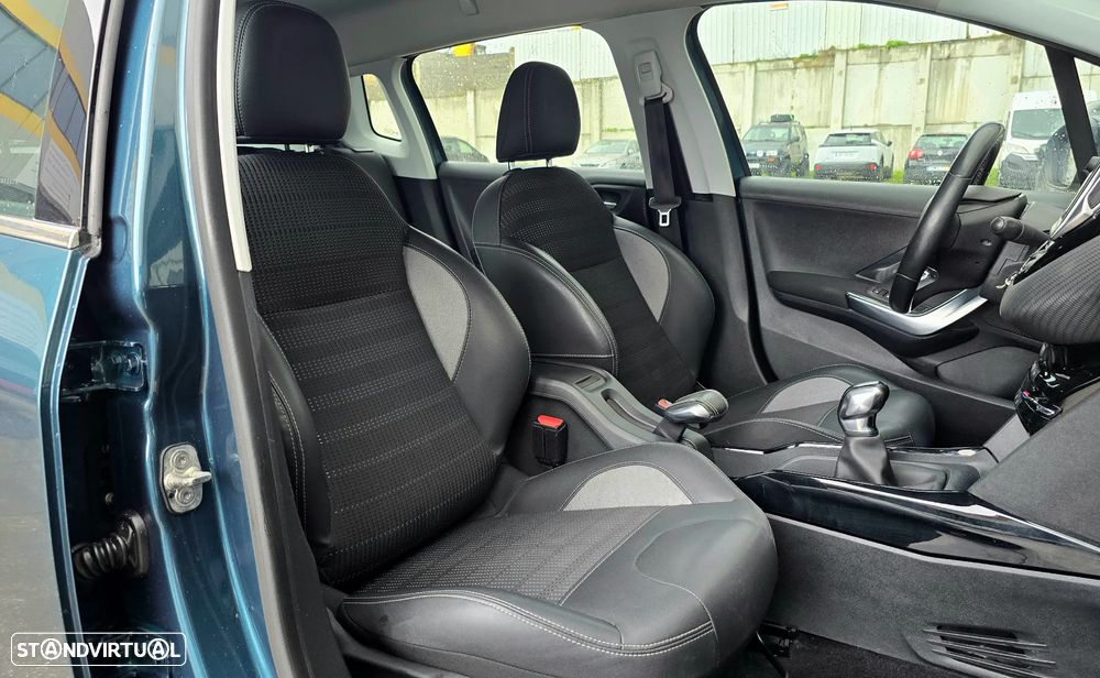 Peugeot 2008 PureTech 110 Stop&Start Allure - 19