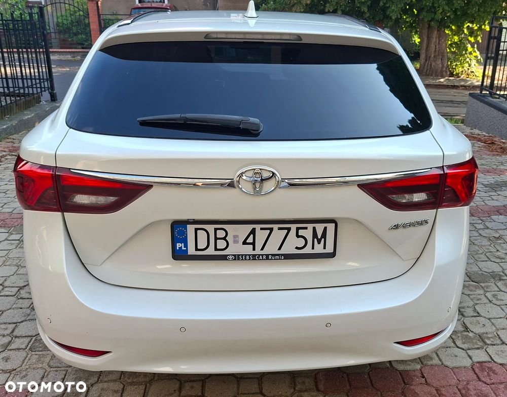 Toyota Avensis 1.8 Selection MS - 9