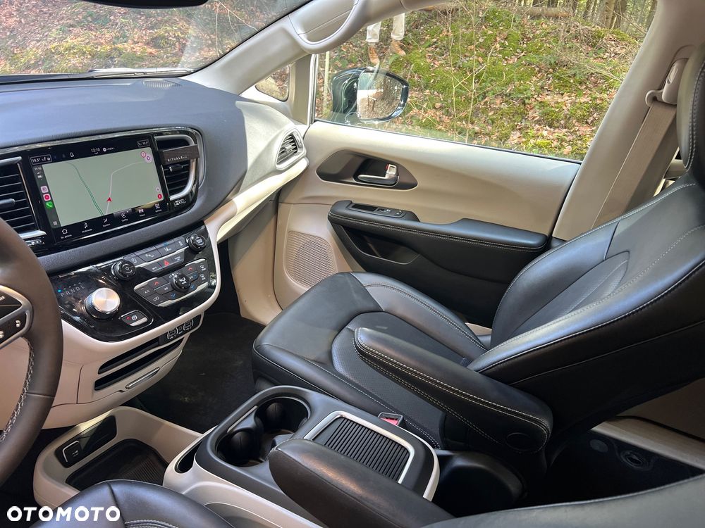 Chrysler Pacifica - 13