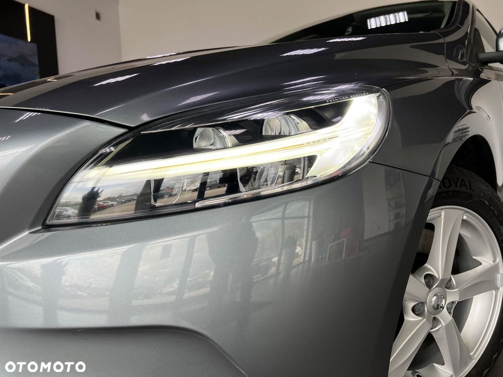 Volvo V40 - 2