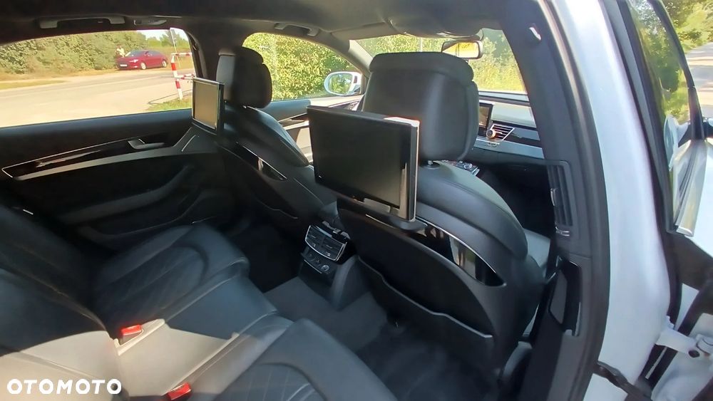 Audi A8 4.2 TDI DPF (clean diesel) quattro tiptronic - 9