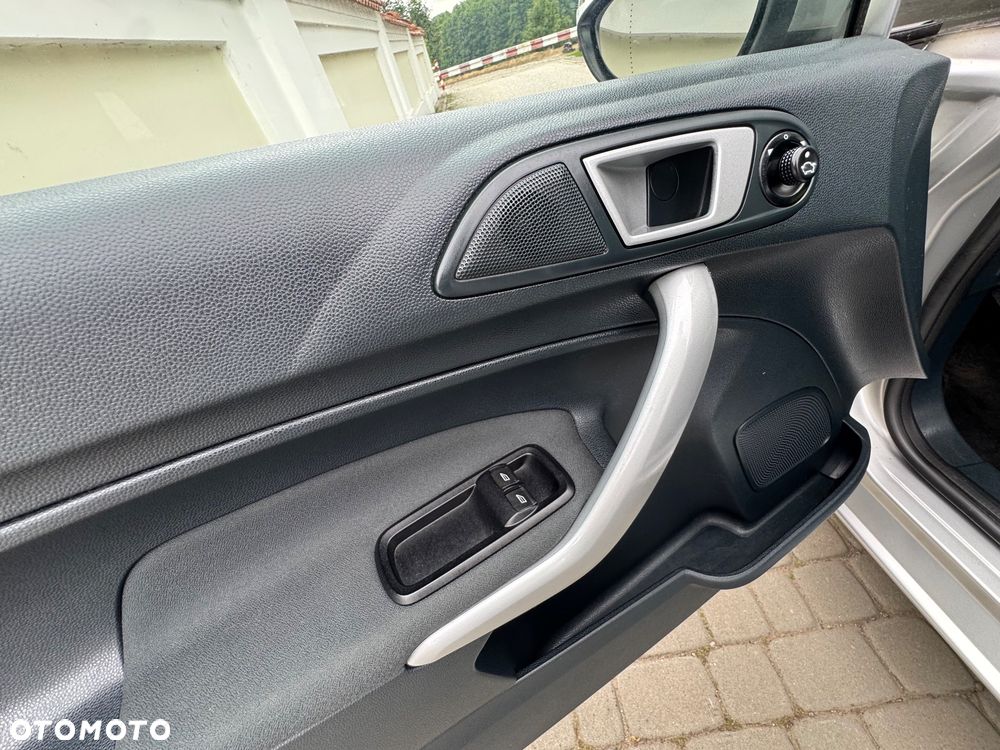 Ford Fiesta - 22