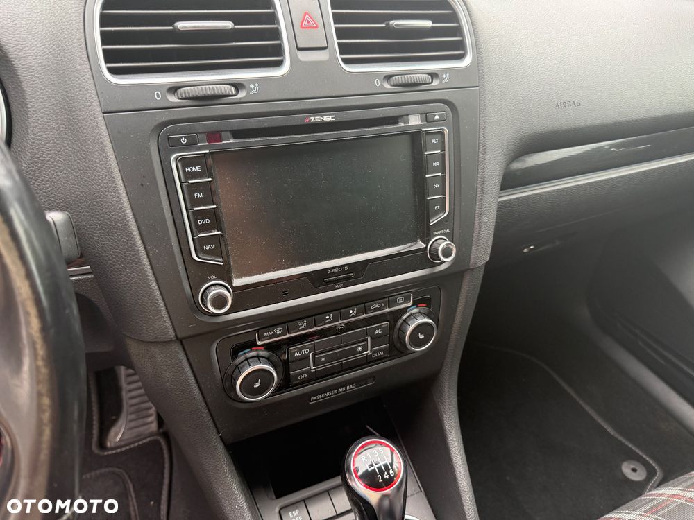 Volkswagen Golf 2.0 GTI adidas - 26