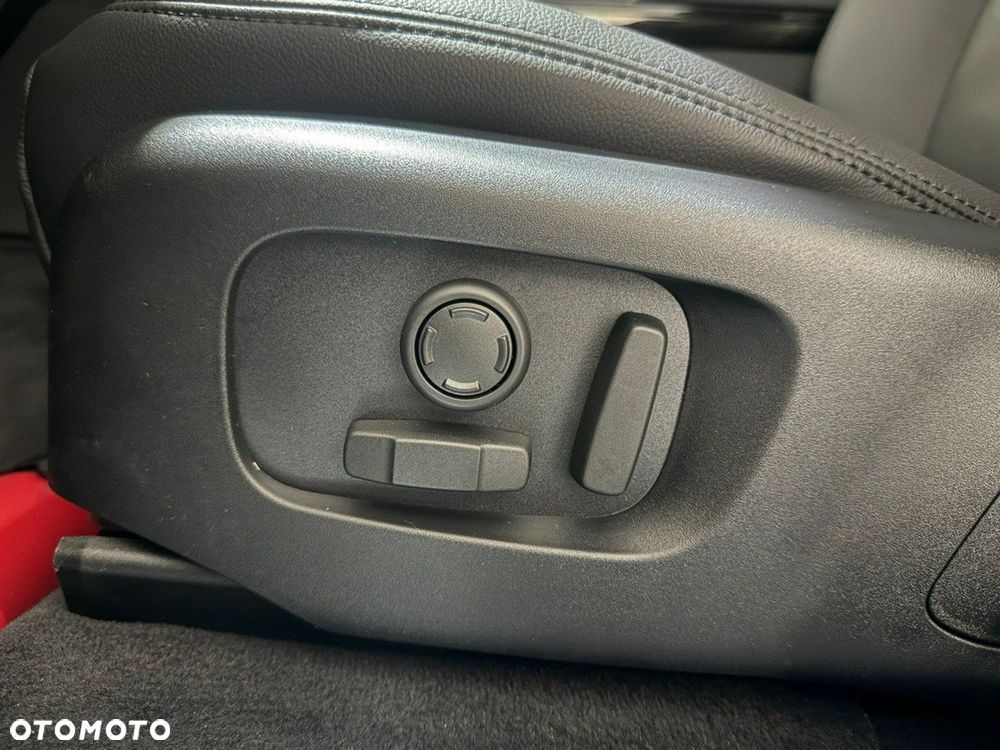 Land Rover Range Rover Velar - 16