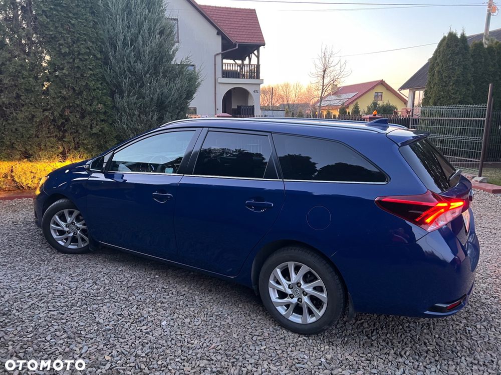 Toyota Auris 1.4 D-4D Premium - 6