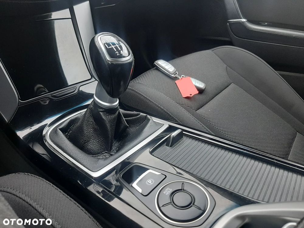 Hyundai i40 Kombi blue 1.6 Family - 16