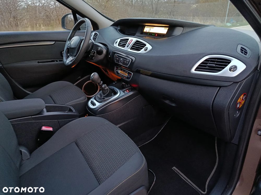 Renault Scenic 1.6 16V 110 Dynamique - 18