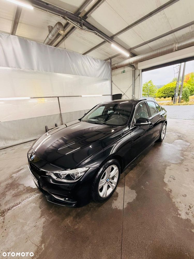 BMW Seria 3 330i xDrive Sport Line - 10