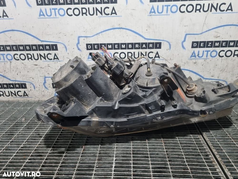 Far Dreapta Mitsubishi Outlander Facelift 2009 - 2012 SUV 4 Usi (1314) Xenon - 3