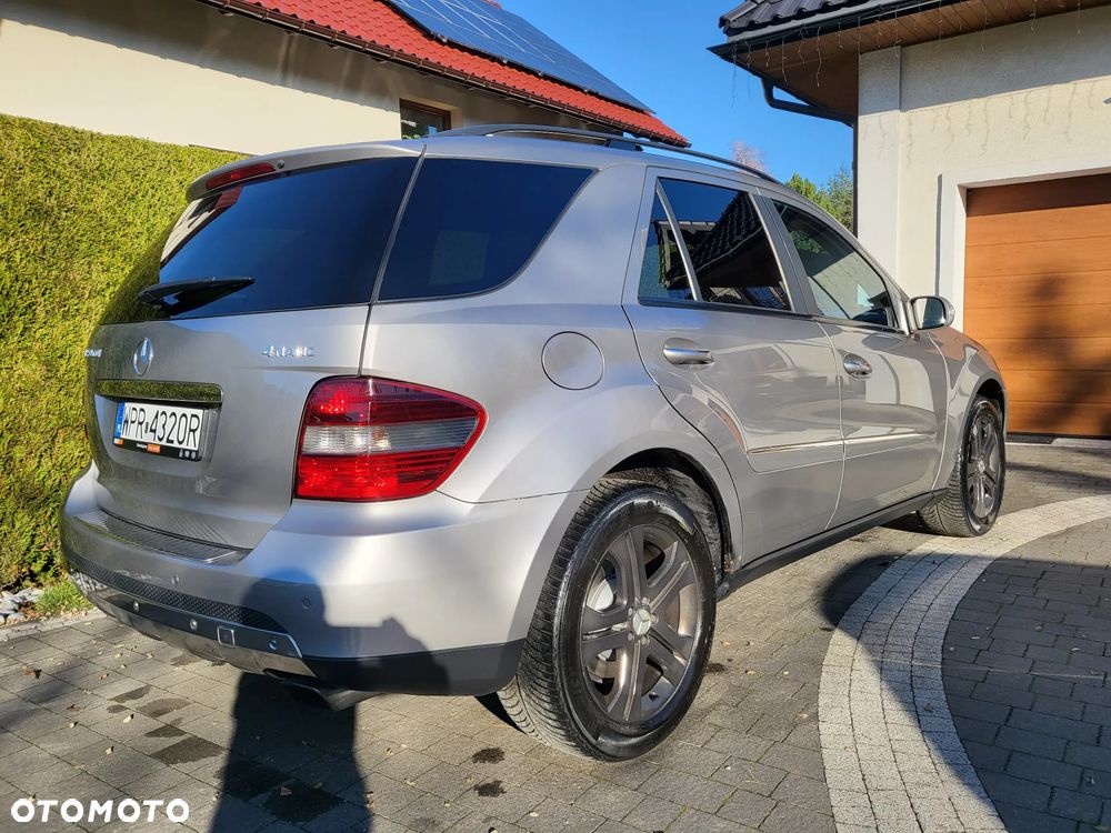 Mercedes-Benz ML - 12