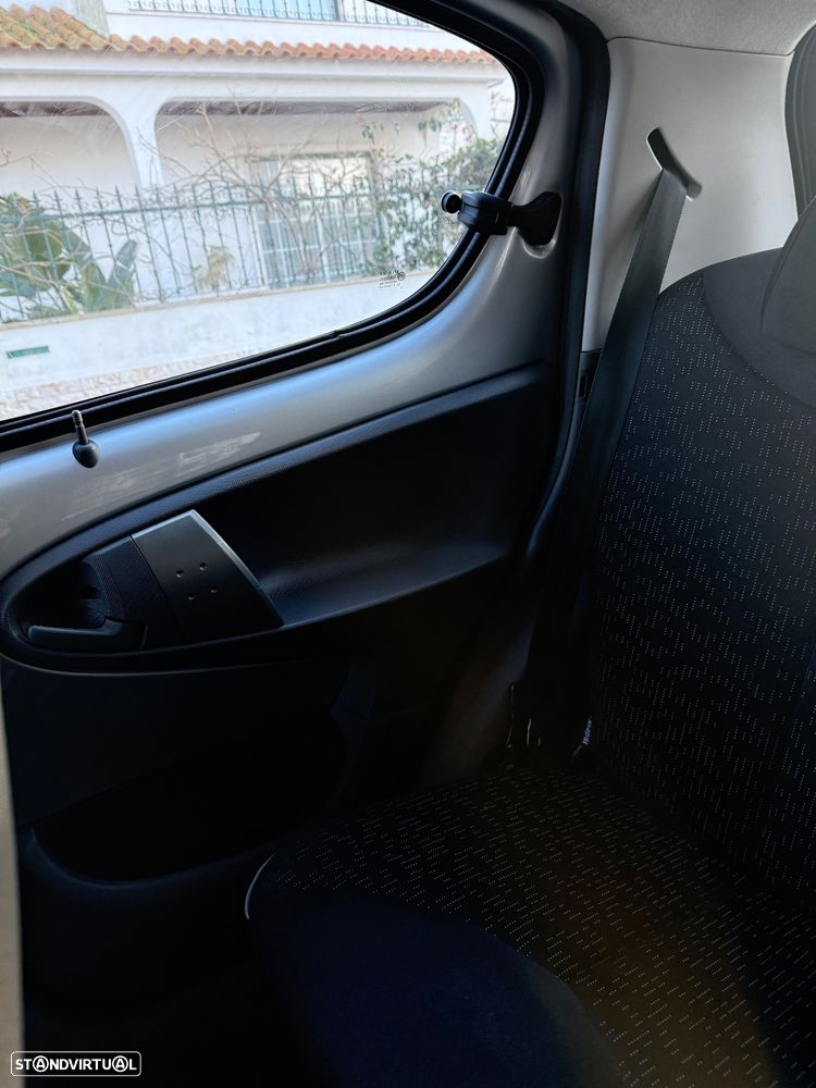 Peugeot 107 1.0 Black&Silver E5 - 18