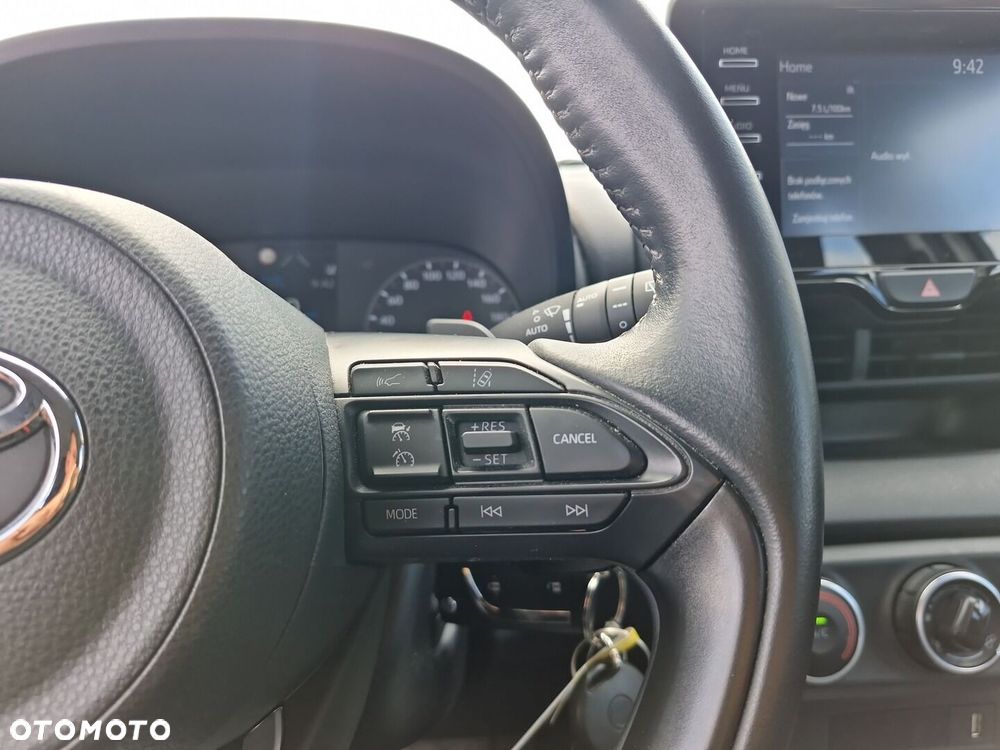 Toyota Yaris 1.5 Comfort CVT - 24