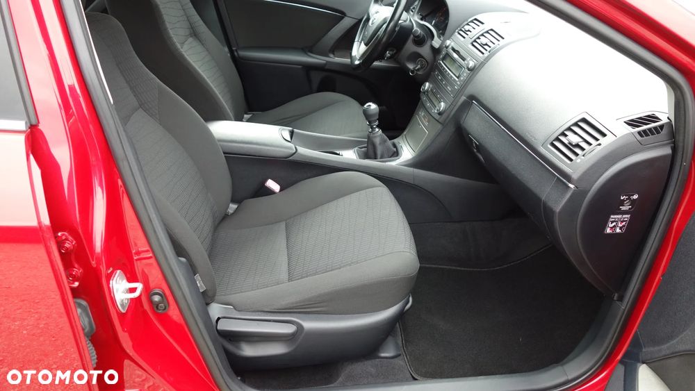 Toyota Avensis 1.8 Sol - 33