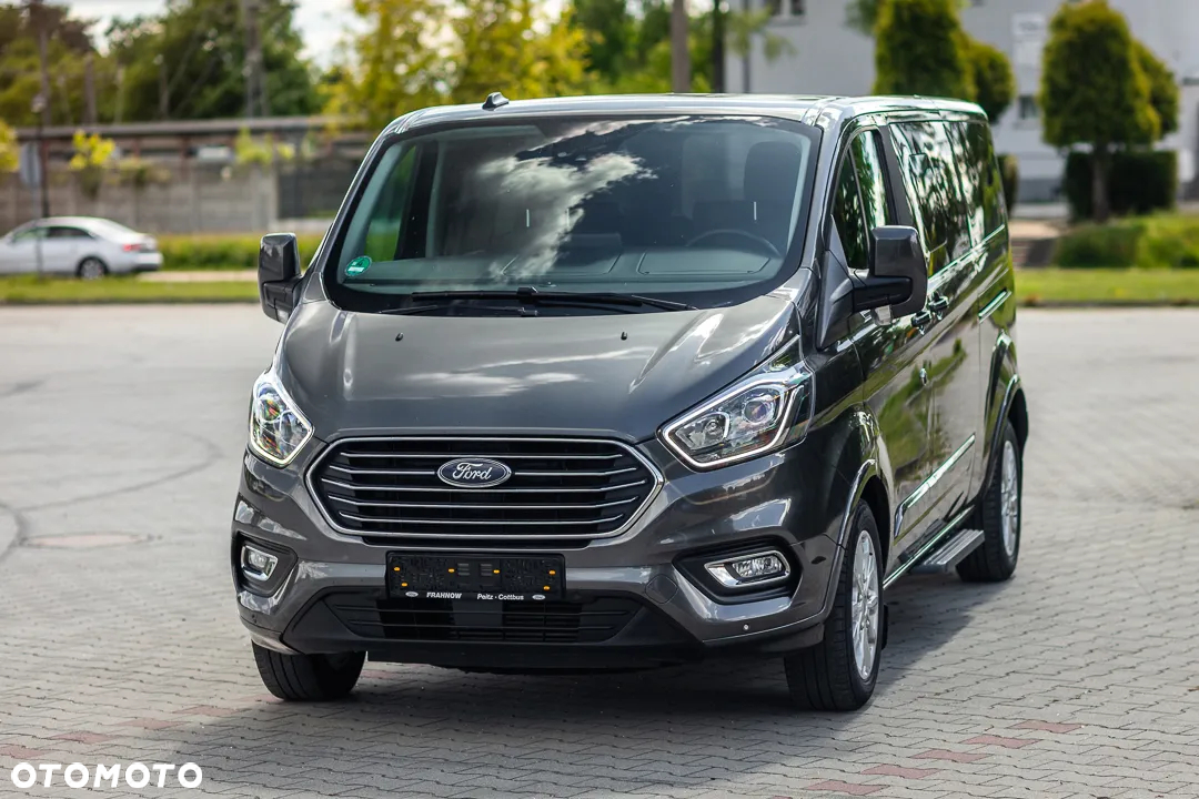 Ford Tourneo Custom 320 L2H1 VA Autm Titanium - 2