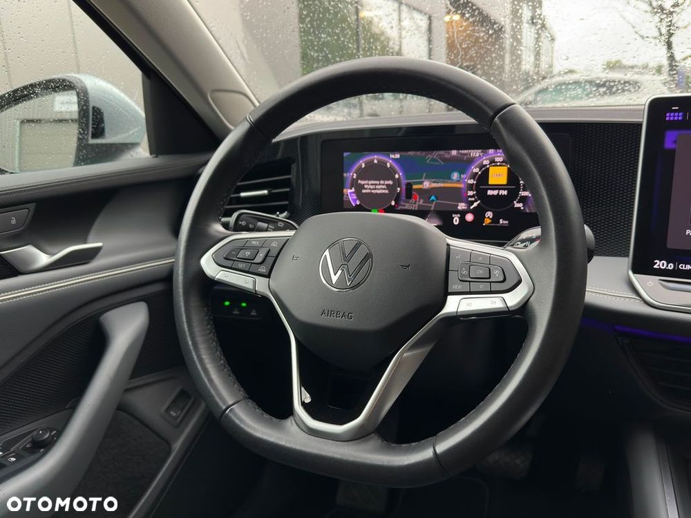 Volkswagen Passat - 12