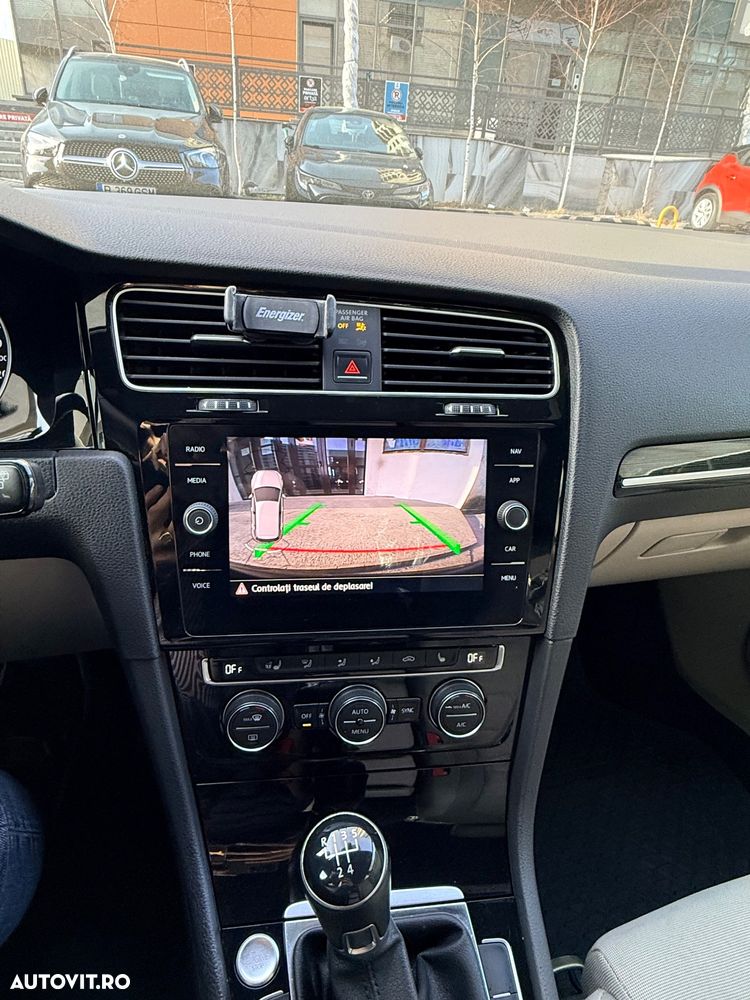 Volkswagen Golf 1.6 TDI Highline - 15