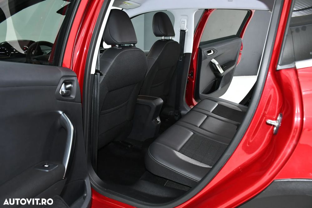 Peugeot 2008 1.2 L PureTech Turbo S&S Allure - 7
