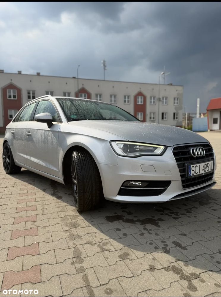 Audi A3 Sportback - 1