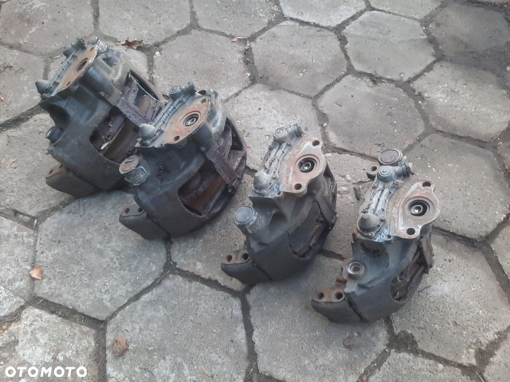 Zacisk Zaciski Hamulcowy Scania R - 1