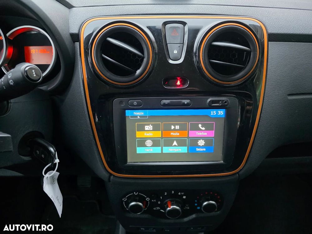 Dacia Lodgy dCi 110 Stepway Celebration - 17