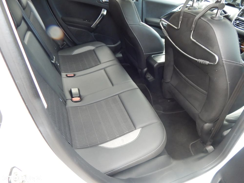 Peugeot 2008 1.2 Pure Tech GPF Allure S&S - 18
