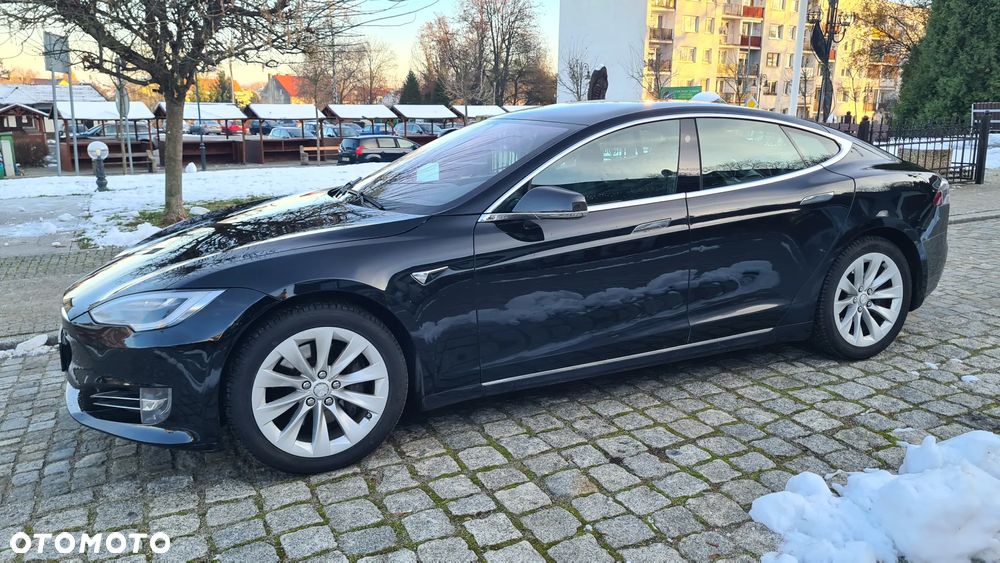 Tesla Model S - 5