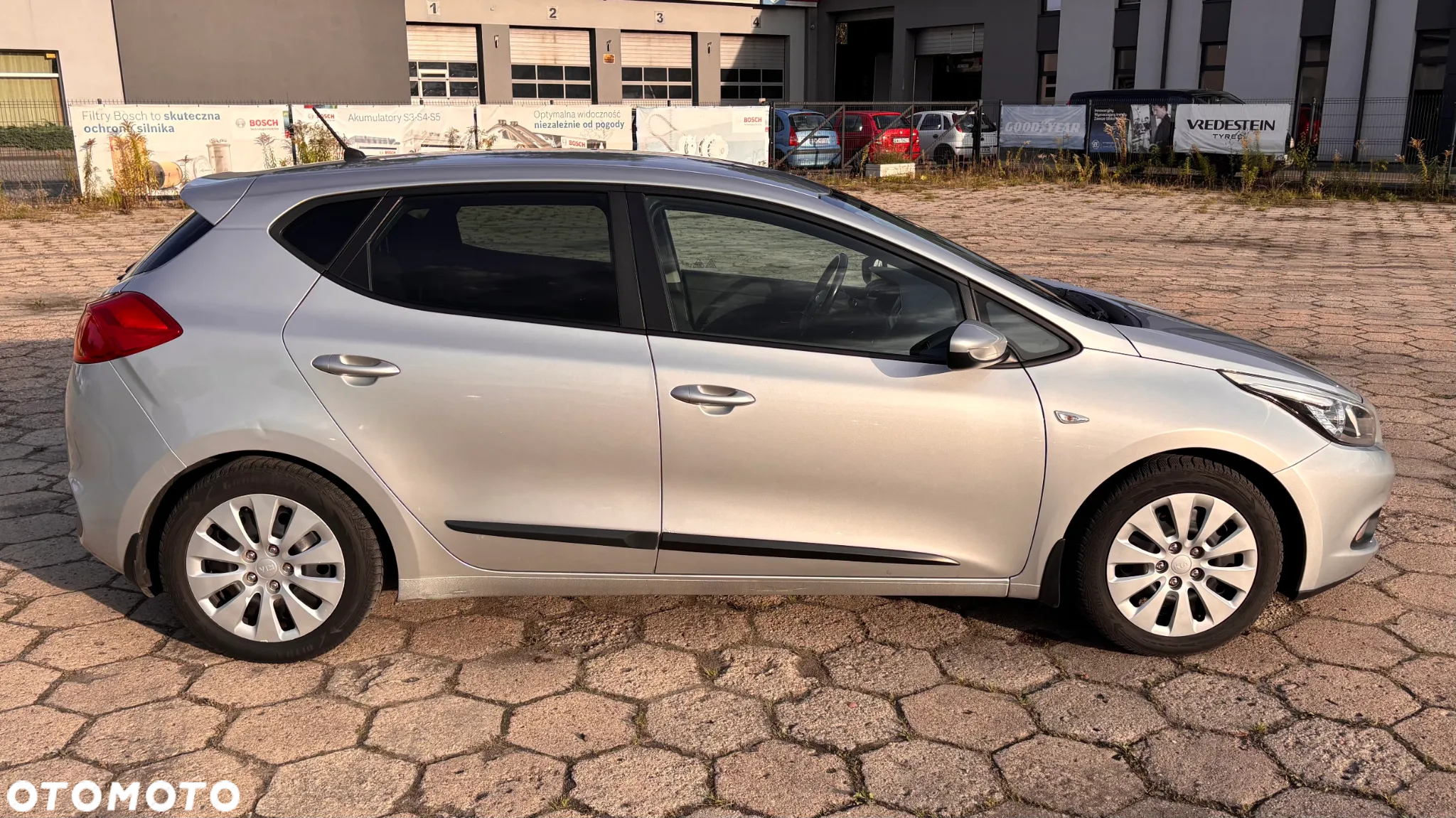 Kia Ceed - 10