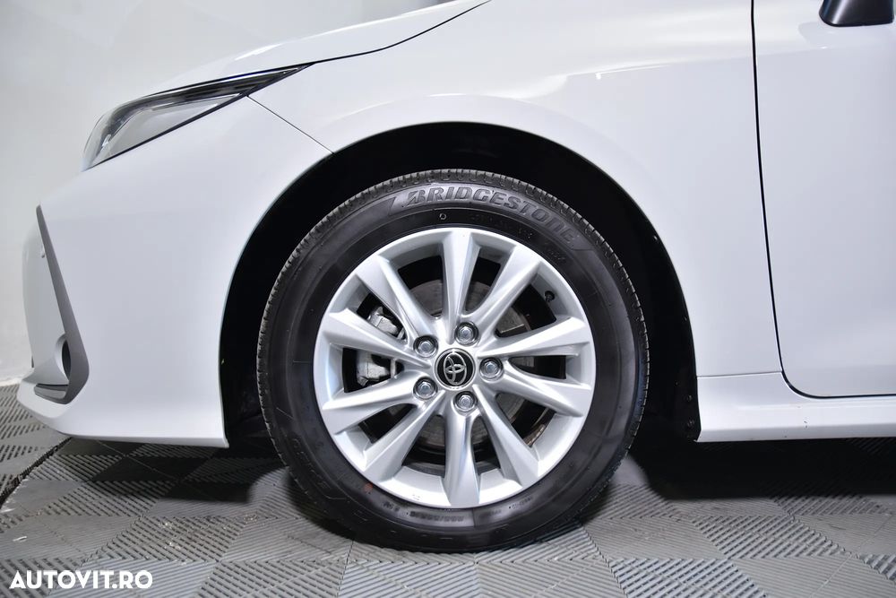 Toyota Corolla - 13
