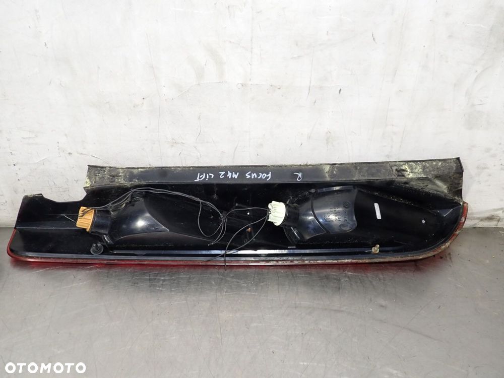 LAMPA PRAWA TYLNA FORD FOCUS MK2 LIFT 1.6 8M51-13404-AB - 7