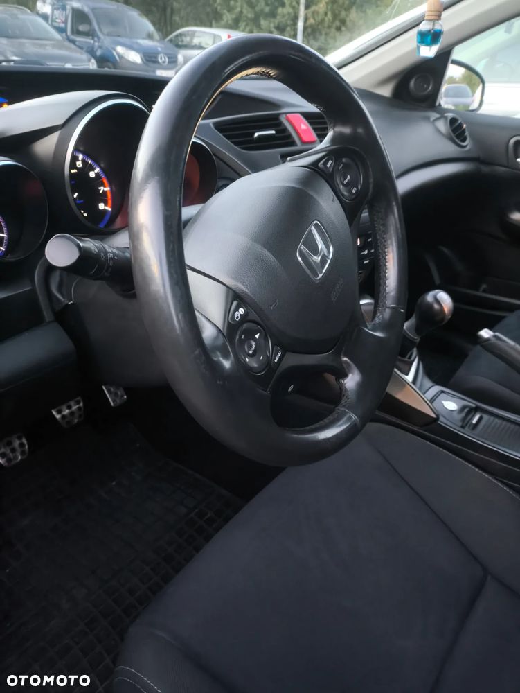 Honda Civic 1.4 i-VTEC Comfort - 24