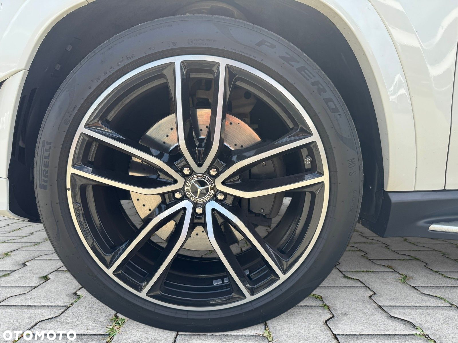 Mercedes-Benz GLS - 10
