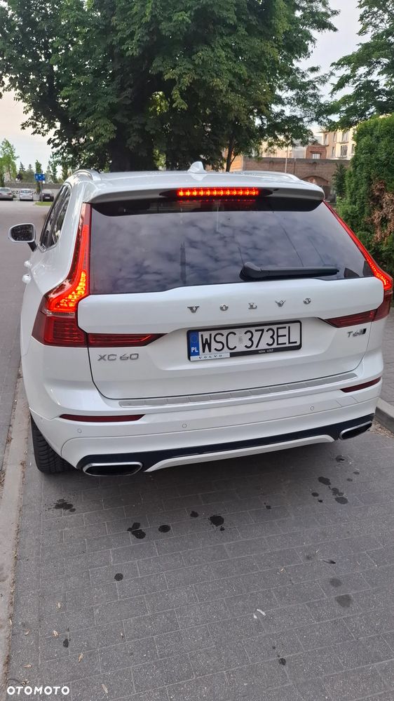 Volvo XC 60 T6 GPF AWD R-Design - 11