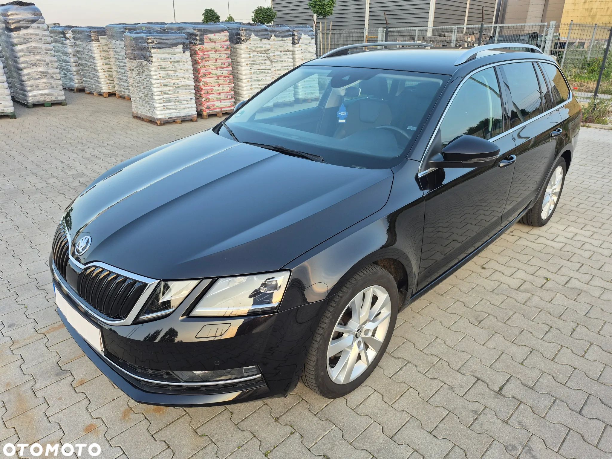 Skoda Octavia 2.0 TDI Elegance DSG - 1