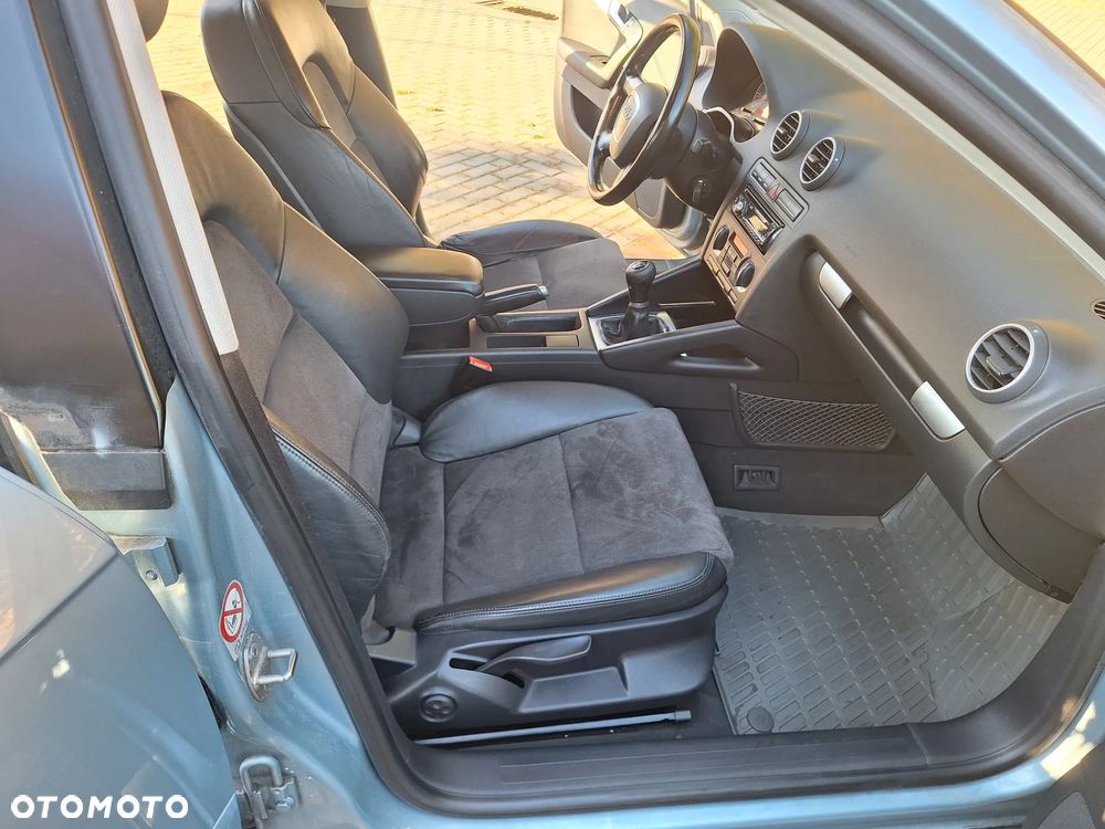 Audi A3 Sportback 1.6 FSI Ambition - 31