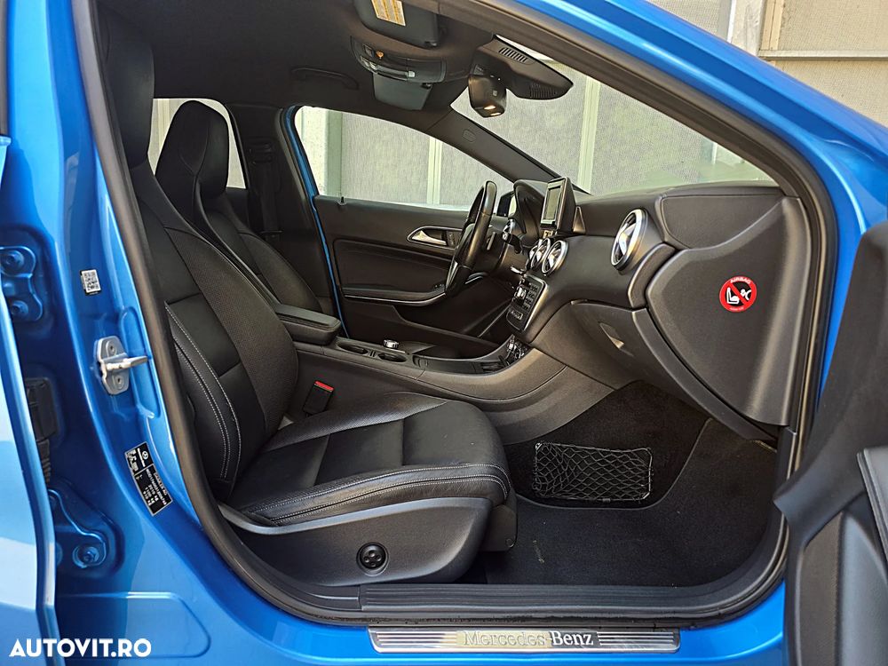 Mercedes-Benz A 220 d 7G-DCT AMG Line - 24