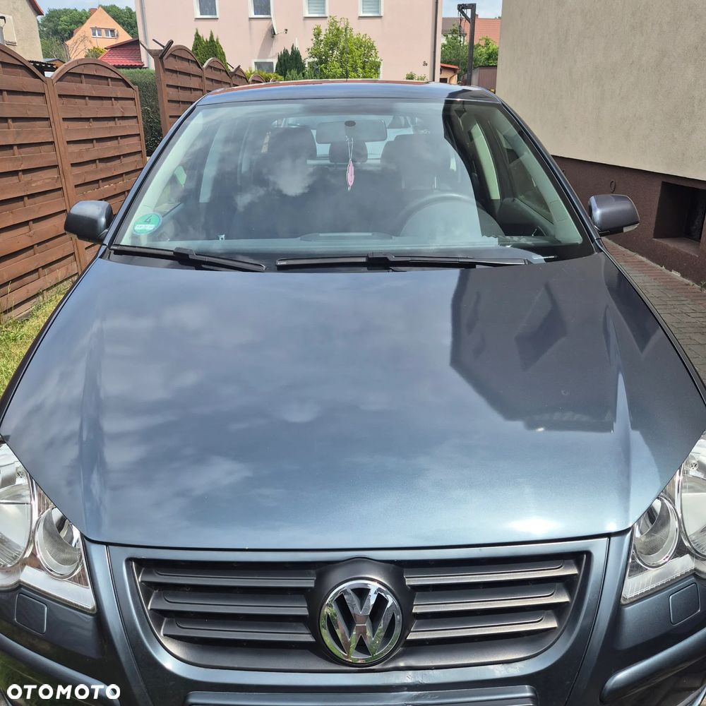 Volkswagen Polo - 1